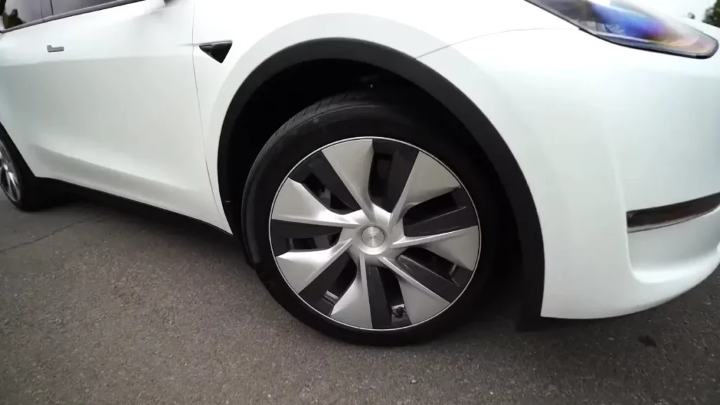 Who Makes Tesla Tires